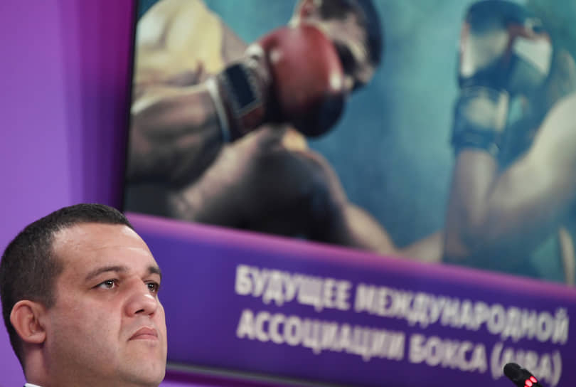 По словам Умара Кремлева, он «не может просто смотреть» на то, что происходит в Международной ассоциации бокса, и намерен вернуть AIBA «величие»