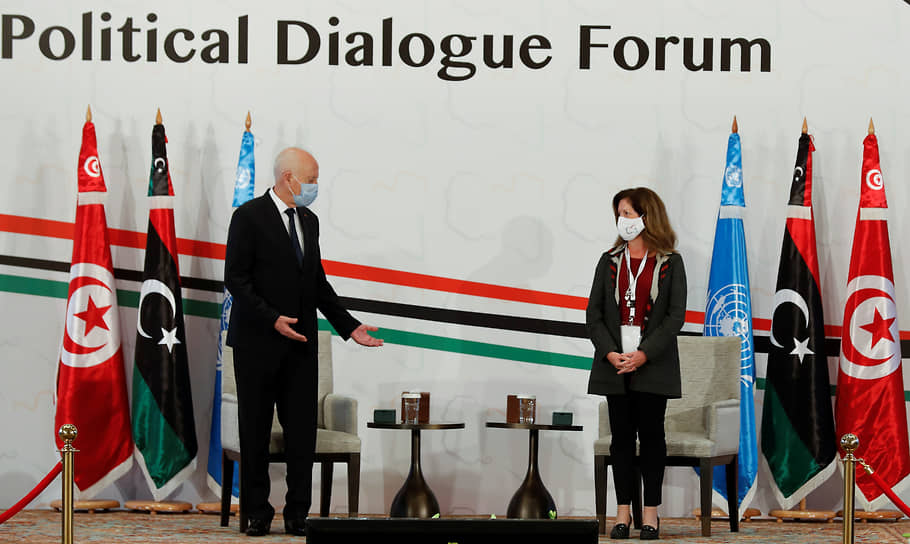 Президент Туниса Кайс Саид и и. о. посланника генсека ООН в Ливии Стефани Уильямс