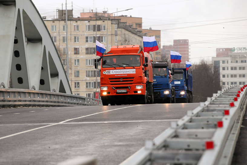 Церемония открытия транспортной развязки на пересечении автомобильной дороги М-10 «Россия» и улицы Репина