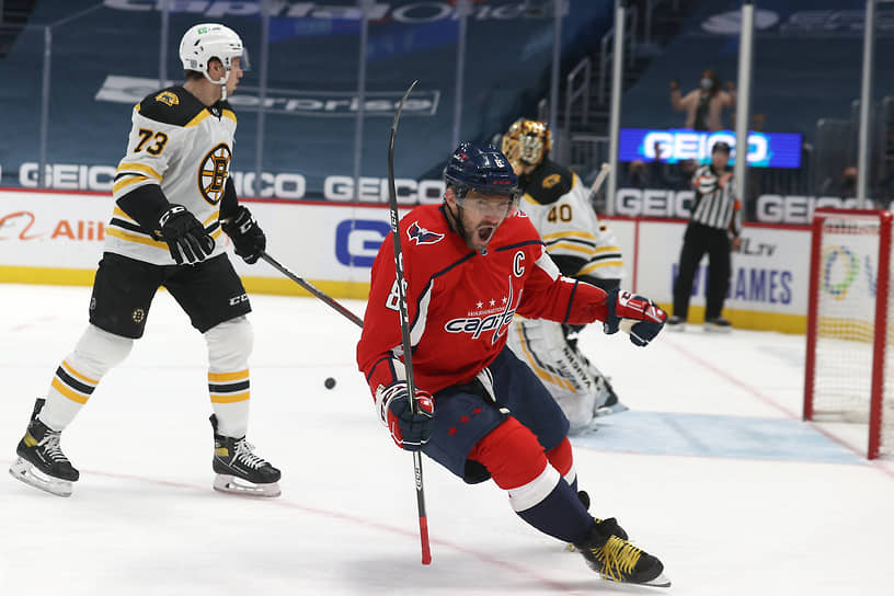 Гол в ворота «Бостона» стал для Александра Овечкина 708-м в регулярных чемпионатах НХЛ и позволил ему сравняться в списке лучших снайперов НХЛ всех времен с занимающим седьмое место Майком Гартнером