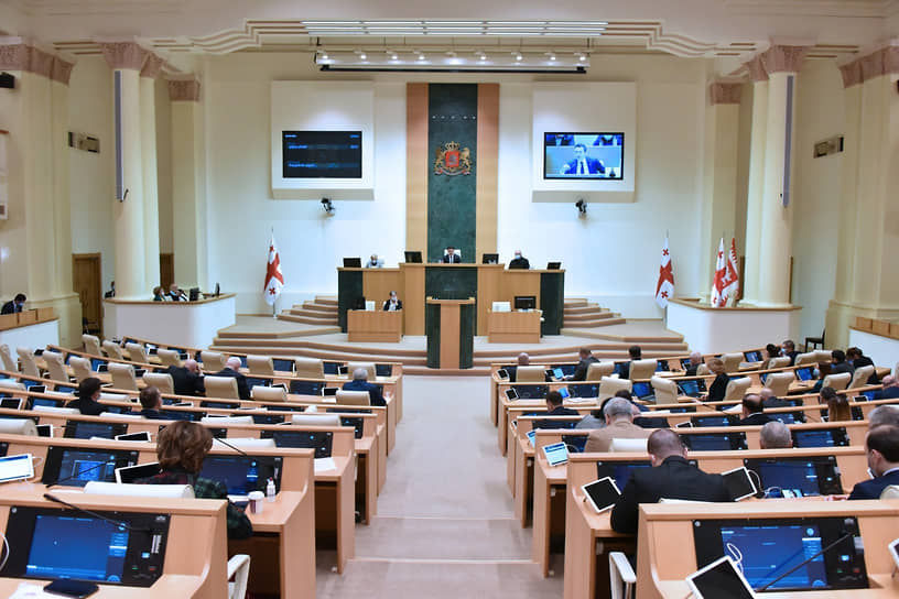 Первое заседание весенней сессии грузинского парламента