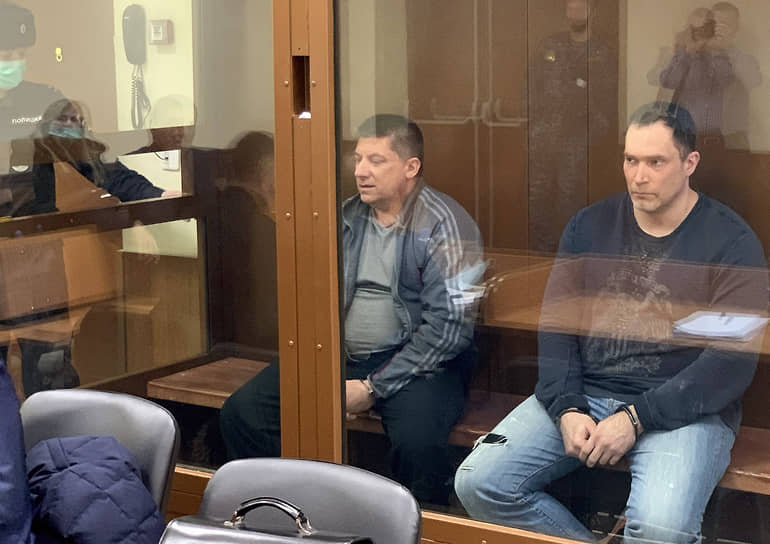 Александр Мордовец (справа) и Олег Щуров получили по 13 лет и по 90-миллионному штрафу