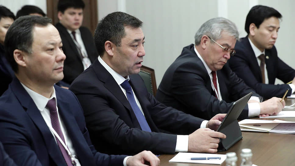 Первый визит нового президента Киргизии в Россию прошел успешно