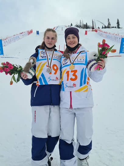 Анастасия Смирнова (справа) и Виктория Лазаренко