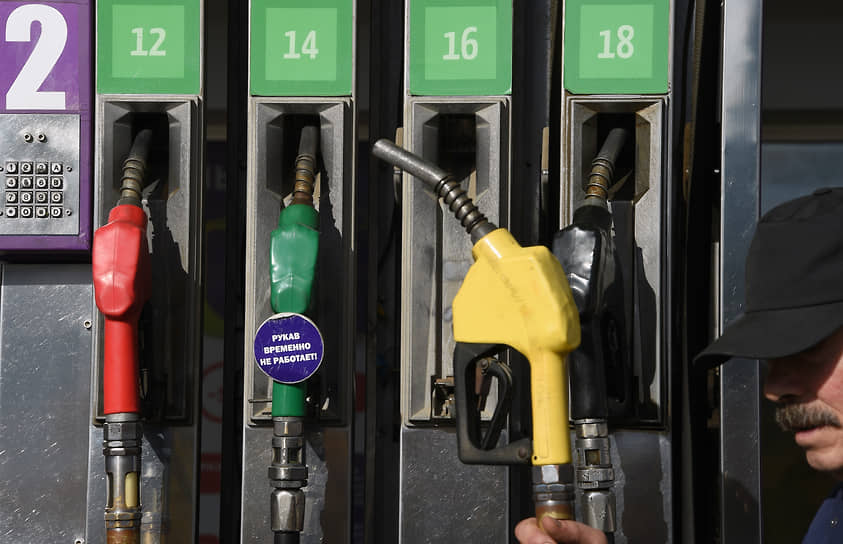 Государство в 2021 году выделит дополнительные деньги на сдерживание цен на бензин