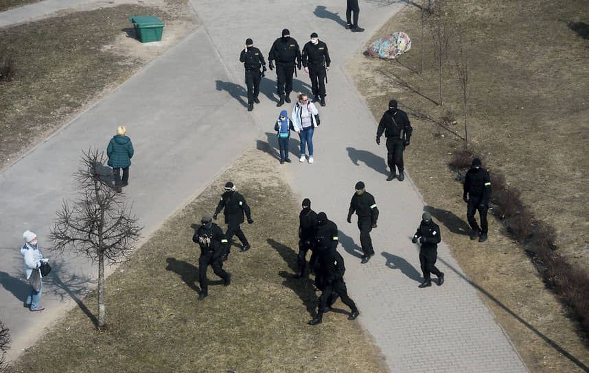 Участники протестной акции в Минске существенно уступали по численности силовикам