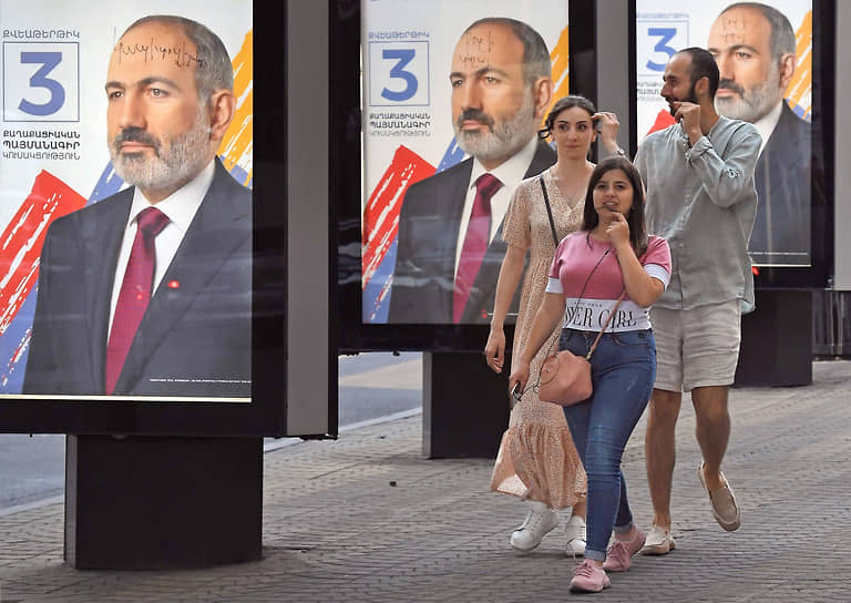 И. о. премьер-министра Армении Никол Пашинян (на плакатах) уверен, что на грядущих выборах нет ни единой реальной альтернативы ему и его партии «Гражданский договор». Вопрос только, согласны ли с этим армянские избиратели