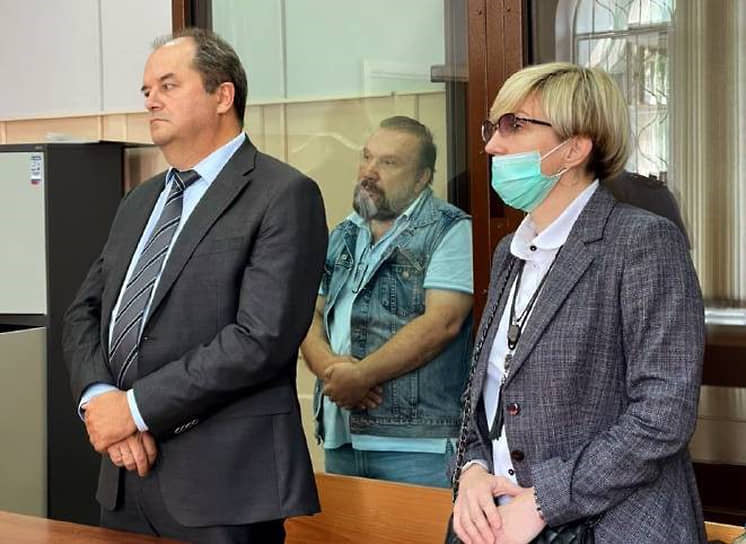 Виктор Батурин не признал обвинение сестры