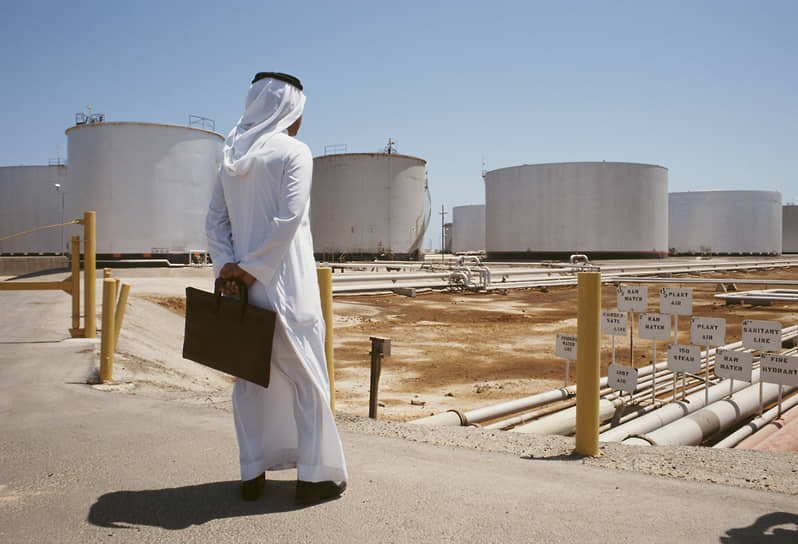Конфликт между Саудовской Аравией и ее ближайшим союзником ОАЭ ставит под угрозу баланс на мировом рынке нефти