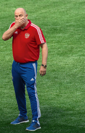 Станислав Черчесов — единственный пока тренер сборной России, которому удалось вывести команду из группы на чемпионате мира