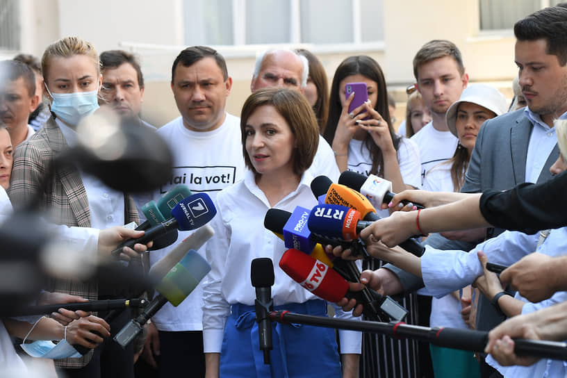 Президент Молдавии Майя Санду до последнего момента призывала сограждан прийти на избирательные участки и проголосовать