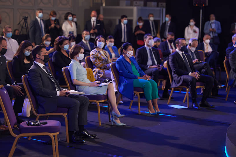 Слева направо: президент Украины Владимир Зеленский, президент Молдавии Майя Санду и президент Грузии Саломе Зурабишвили