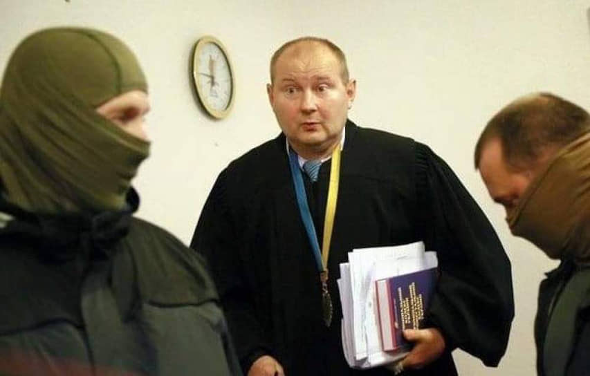 На Украине считают, что невероятные приключения бывшего судьи Николая Чауса еще далеко не закончились