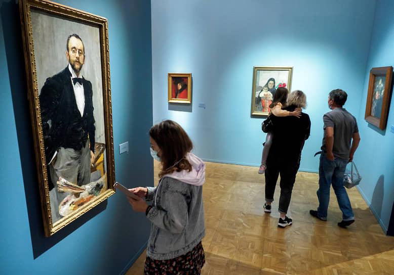 Самая благодарная часть выставки — не живопись Грабаря, а его портреты кисти его коллег, включая Филиппа Малявина
