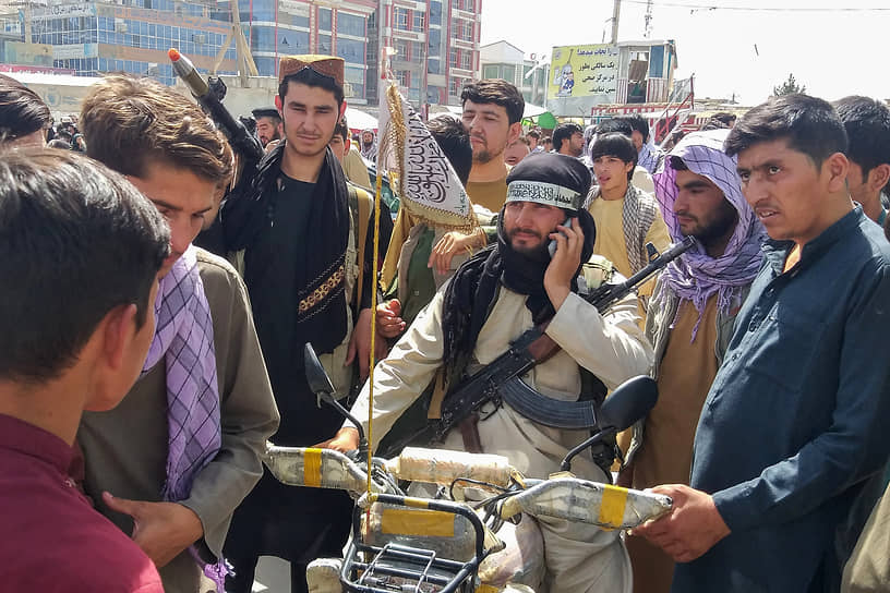 Талибы моментально освоились на улицах Кабула и других афганских городов (на фото: северный город Пули-Хумри)
