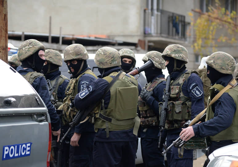 Сотрудники полиции во время контртеррористической операции в Тбилиси