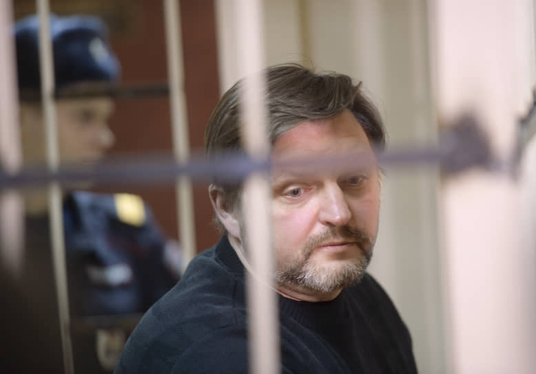 Защита Никиты Белых считает, что следствие по его делу ведется неэффективно и нарушает права обвиняемого