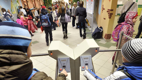 Контрольная по биометрии  / Москва может ввести распознавание лиц в школах в 2022 году