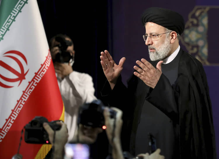 Иран давно стремился в ШОС, и при новом президенте Эбрахиме Раиси эта цель, похоже, наконец будет достигнута