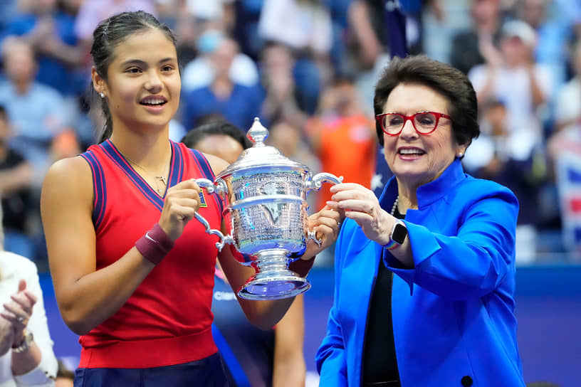 Теннисистка Эмма Радукану (слева)