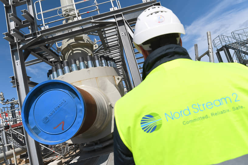 «Газпром» спустя шесть лет после начала проекта «Северный поток-2» подал в него первый газ