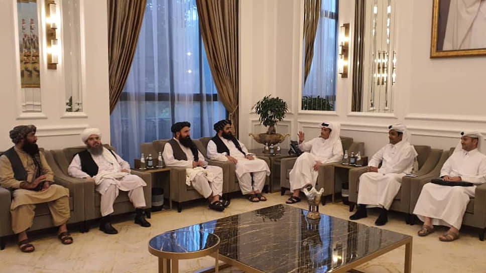 Делегация временного правительства Афганистана ведет переговоры с делегацией Катара