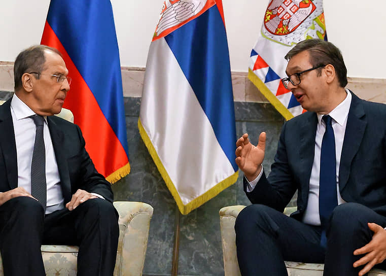 Министр иностранных дел России Сергей Лавров (слева) и президент Сербии Александр Вучич во время встречи