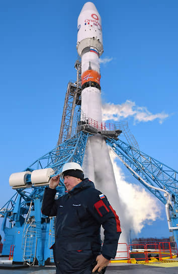 Дмитрий Рогозин обхаживал эту ракету, как положено, против часовой стрелки