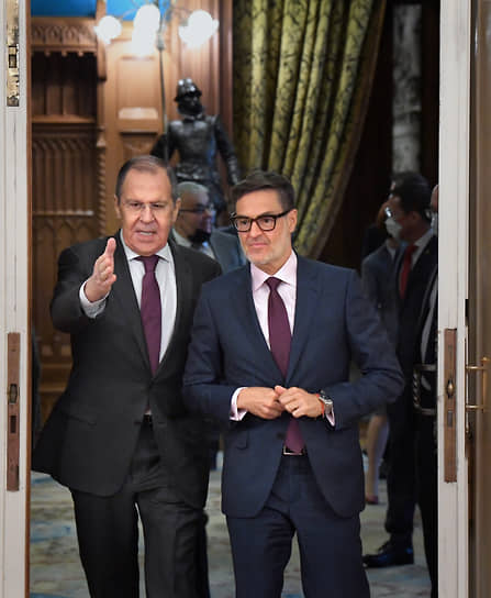 Министр иностранных дел России Сергей Лавров (слева) и министр иностранных дел Венесуэлы Феликс Пласенсиа