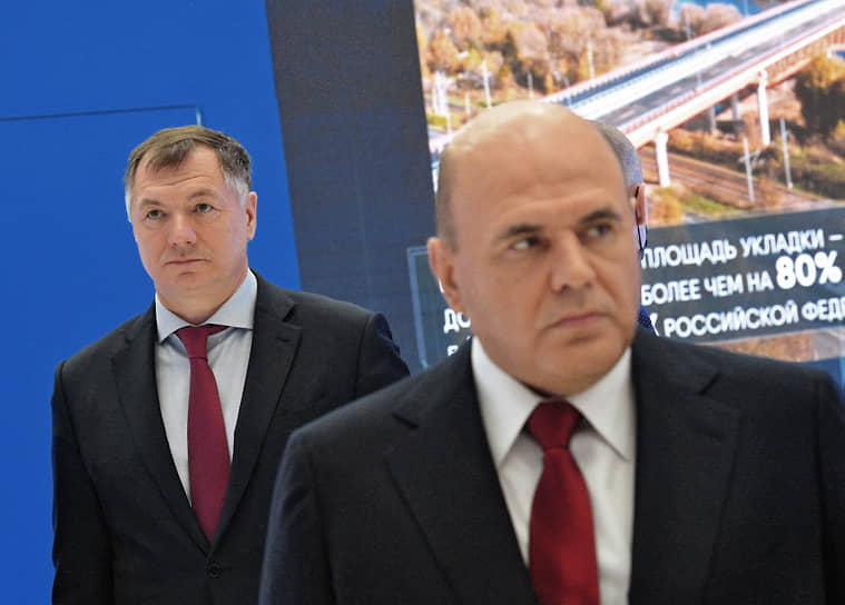 Председатель правительства России Михаил Мишустин (справа) и заместитель председателя правительства России Марат Хуснуллин 
