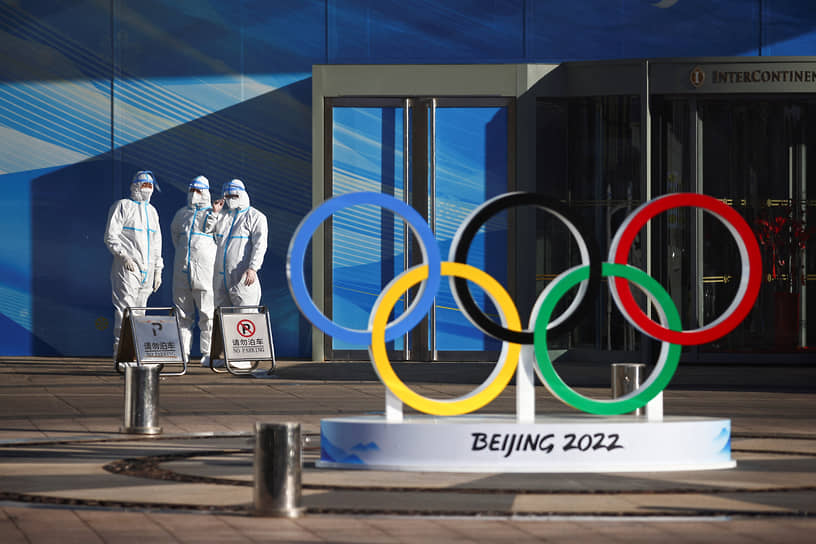 Тревожный звонок для организаторов зимней Олимпиады в Китае прозвенел в субботу, когда в Пекине был выявлен первый случай заражения «омикроном»