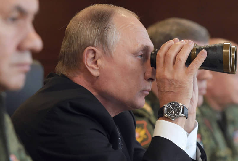 Время для «военно-технического ответа» Западу еще не пришло: вначале российское руководство во главе с Владимиром Путиным «внимательно изучит» реакцию США и НАТО на инициативы Москвы