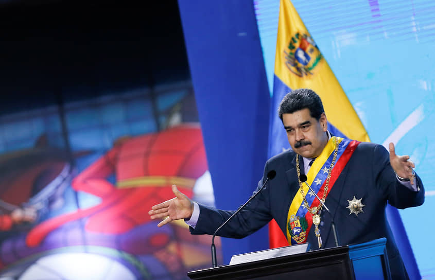 Николас Мадуро в красках рассказал о своей встрече с американской делегацией &mdash; о том, как флаги США и Венесуэлы стояли рядом, &laquo;как они и должны стоять&raquo;. &laquo;Это время демократии... Время, чтобы восстановить мир&raquo;,&mdash; заявил президент