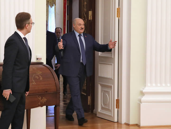 Александру Лукашенко хочется побыть с Владимиром Путиным