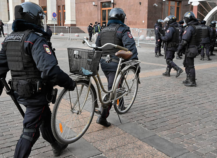 В отсутствие большого числа протестующих среди задержанных оказались даже велосипеды