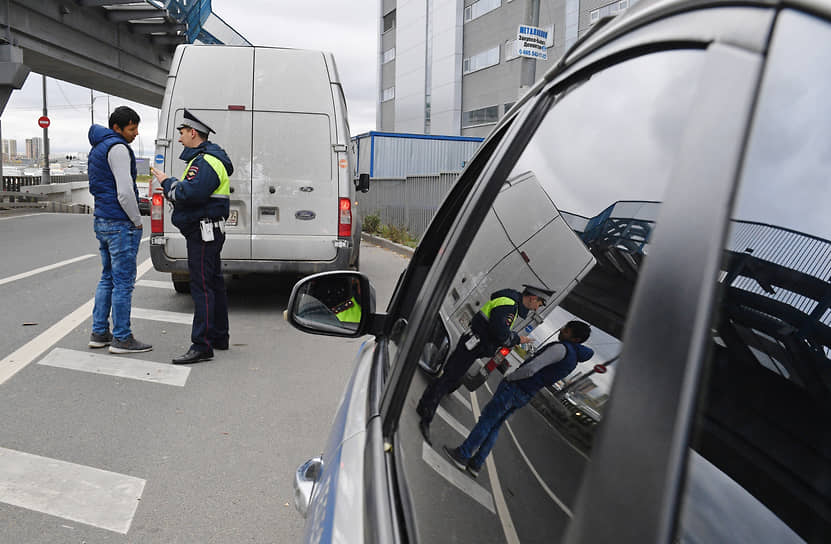 Полиция готова многое простить водителям, везущим товары народного потребления
