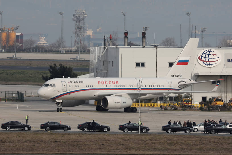 Правительственный самолет России приземлился в турецком аэропорту имени Ататюрка 28 марта