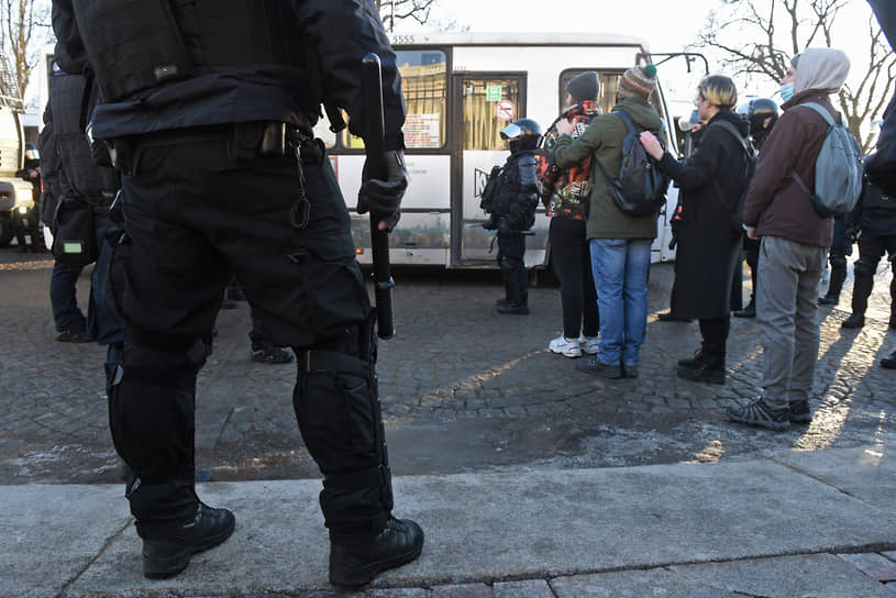 Студентов СПбГУ, задержанных полицией в ходе несогласованных акций, рекомендовали не исключать из вуза
