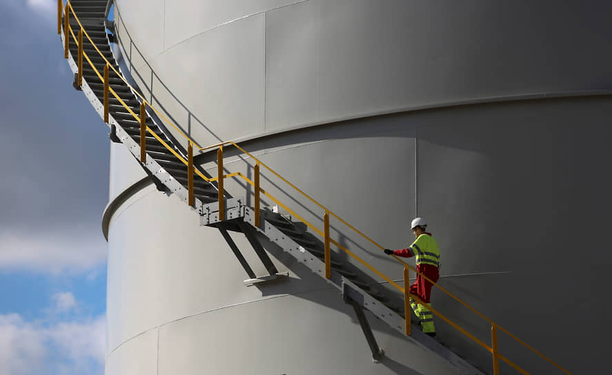 Евросоюз намерен шаг за шагом снижать зависимость от российских нефти и газа