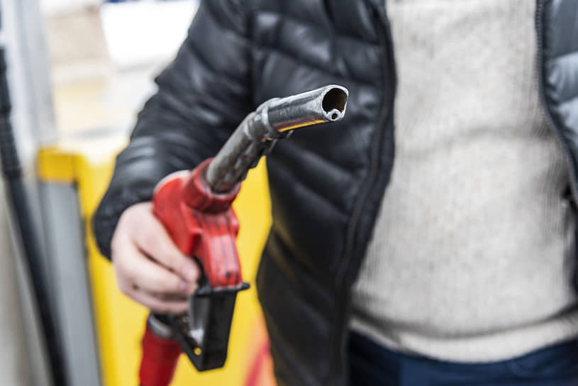 Бензин дешевеет из-за экспортных ограничений
