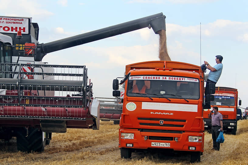 В результате спецоперации на Украине российские аграрии могут остаться без наиболее производительной техники из-за нехватки запчастей и санкций