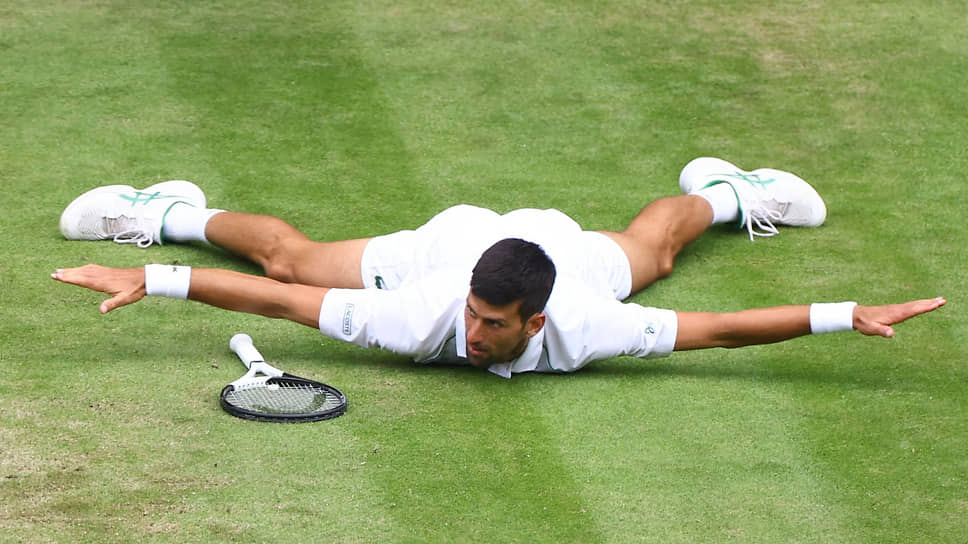 Новак Джокович (на фото) в четвертьфинале Wimbledon против Янника Синнера в седьмой раз за карьеру сумел спасти матч, в котором он проиграл первые две партии
