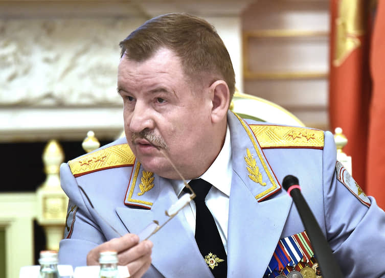 Генерала Умнова (на фото) и его бывших подчиненных обыскали по делу о злоупотреблениях в полицейском фонде