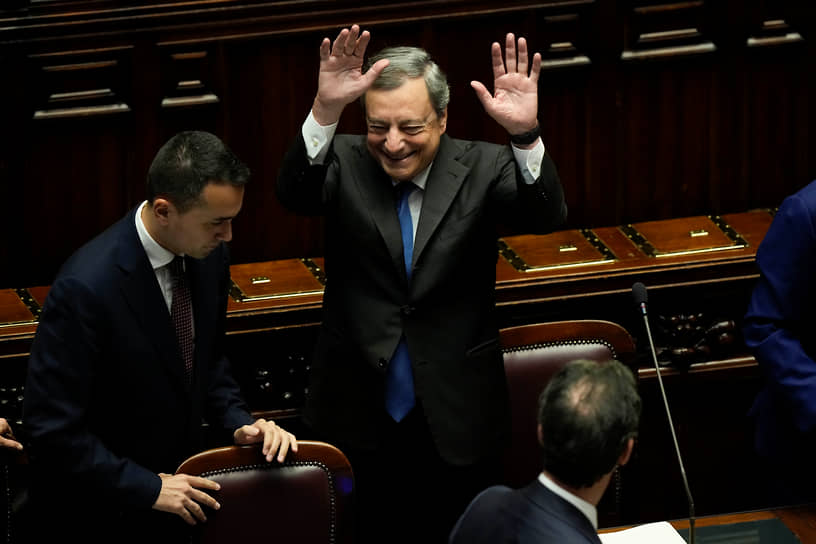 Марио Драги со второй попытки добился от президента Италии Серджо Маттареллы согласия на свою отставку с поста премьер-министра