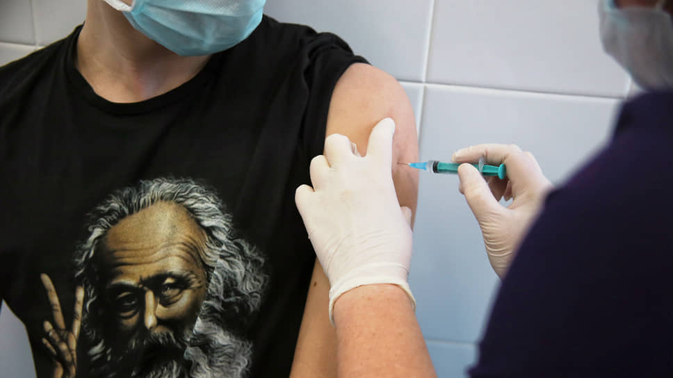Почему в российских поликлиниках закончилась вакцина «Спутник Лайт»