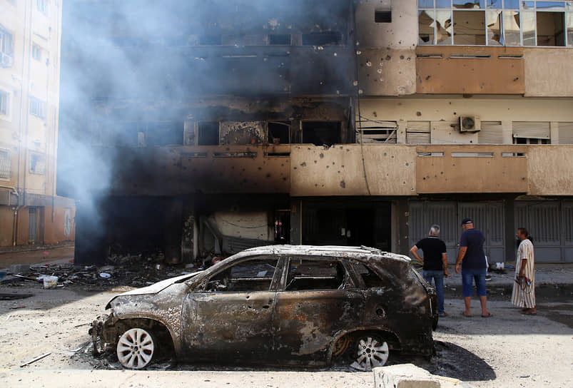 Двоевластие в Ливии вылилось в вооруженные столкновения на улицах Триполи, оставившие после себя жертвы и разрушения