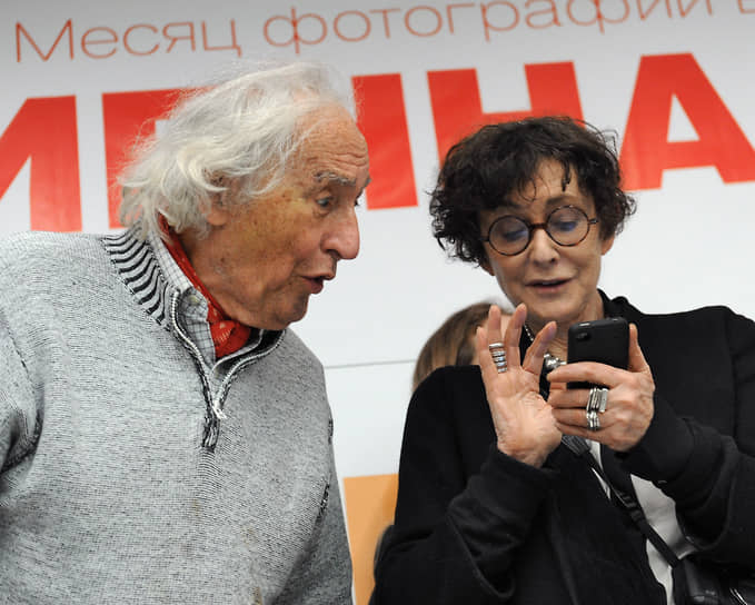 Уильям Кляйн и французский фотограф Сара Мун на церемонии открытия выставки «Уильям Кляйн. Нью-Йорк» в 2012 году