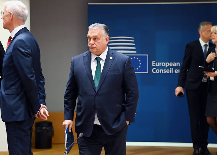 Премьер-министр Венгрии Виктор Орбан пытался убедить своих коллег на саммите, что совершение Евросоюзом «экономического самоубийства» не поможет Украине, но услышали его не все
