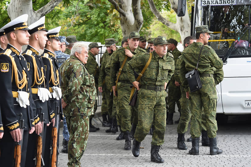 Церемония отправки в зону спецоперации граждан, мобилизованных в Севастополе и Республике Крым