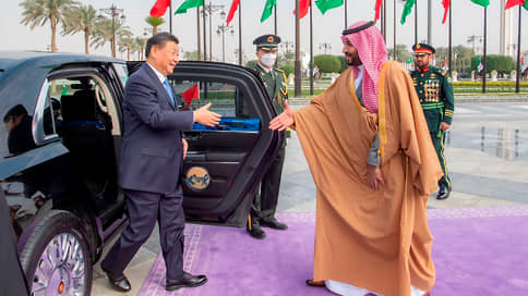 Никто не вечен под Китаем // Председателя КНР Си Цзиньпина встретили в Саудовской Аравии как самого дорогого гостя